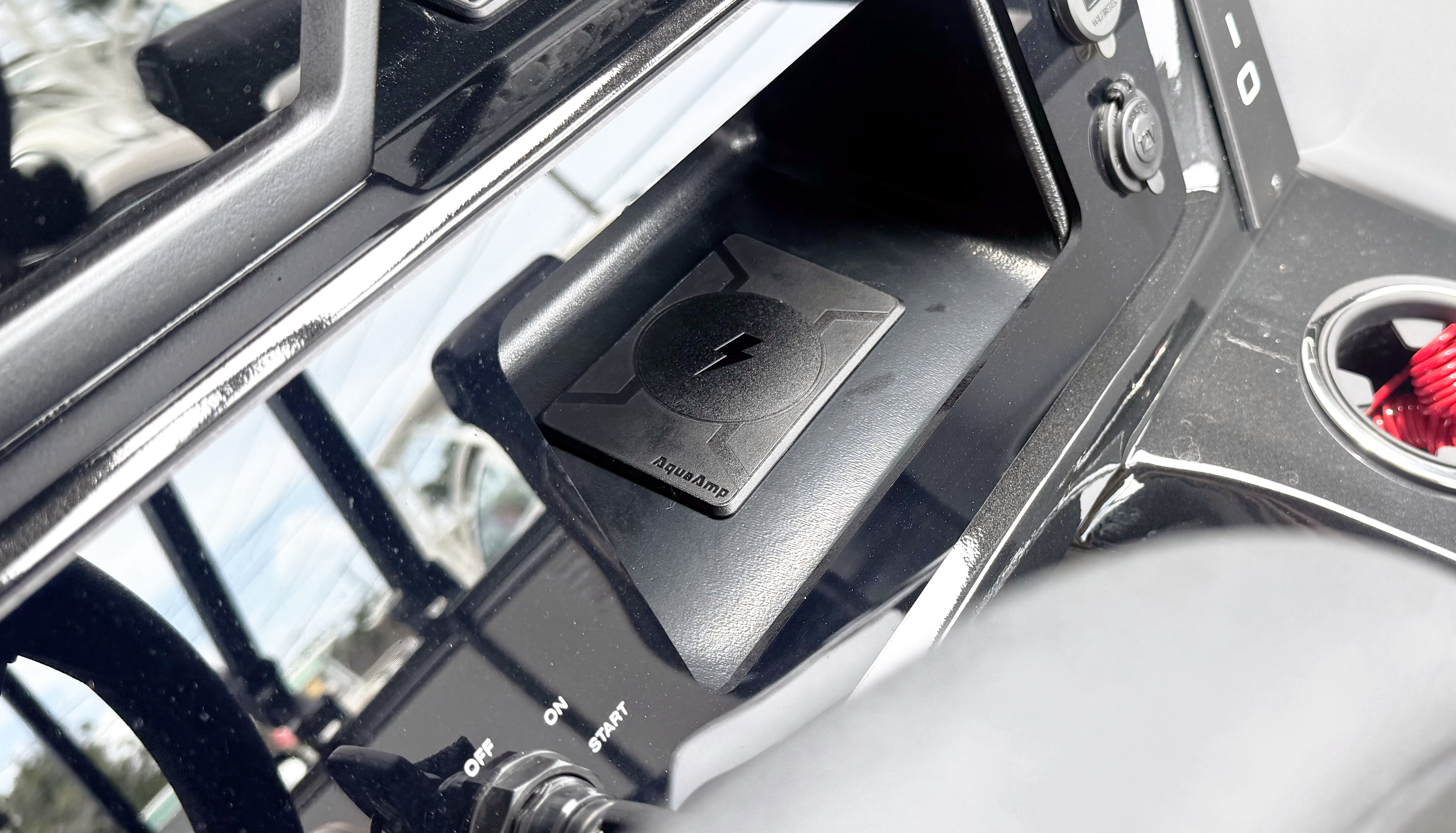 AquaAmp Waterproof Wireless Phone Charger Flush Mounted Boat Phone Charger Qi2