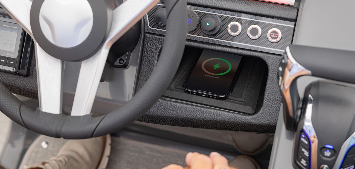 AquaAmp Wireless Phone Charger Godfrey Pontoon Boat