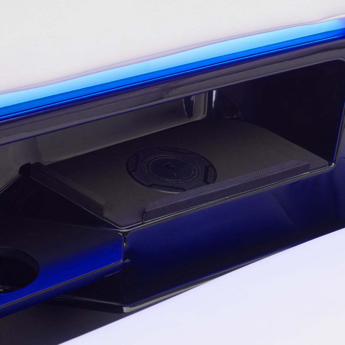 Marine Wireless Phone Charger in Boat AquaAmp Yamaha